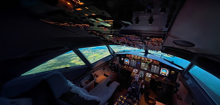 737 Flight Simulator Lincoln