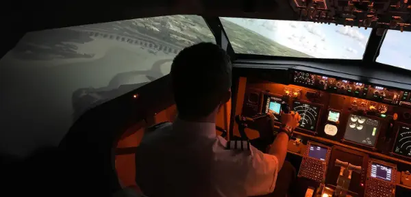 737 Simulator Gloucestershire Airport