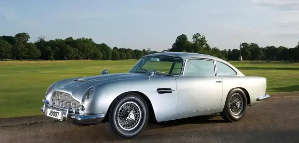 Aston Martin DB5 Drive