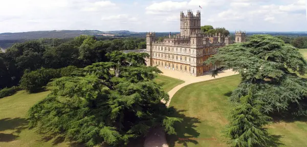 Downton Abbey and Village Small Group Mini Coach Tour