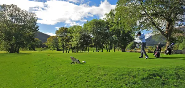 Golf in Glencoe Valley