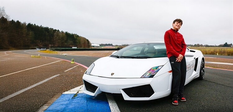 Junior Supercar Blast at The London Circuit