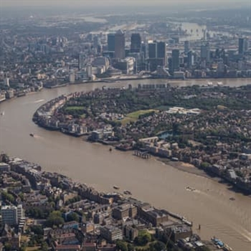 London Helicopter Tour from Redhill