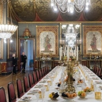 The Royal Pavilion with a Sharing Board & Wine for Two