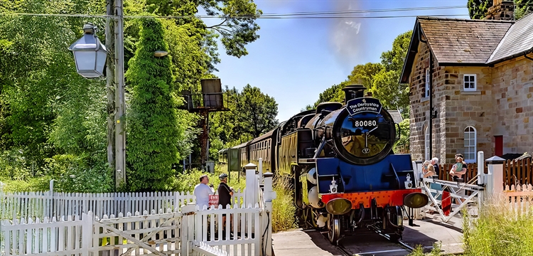 Vintage Bus & Steam Train 'Winter Warmer'